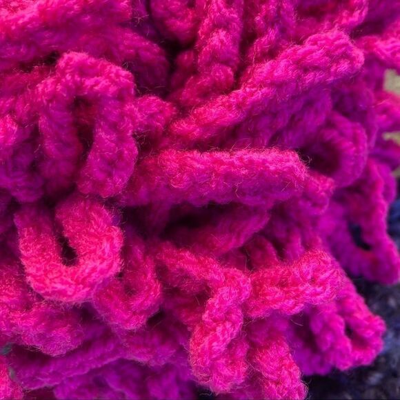 Angelas Designs NWT hand crocheted hot pink Boa scarf - Picture 5 of 8
